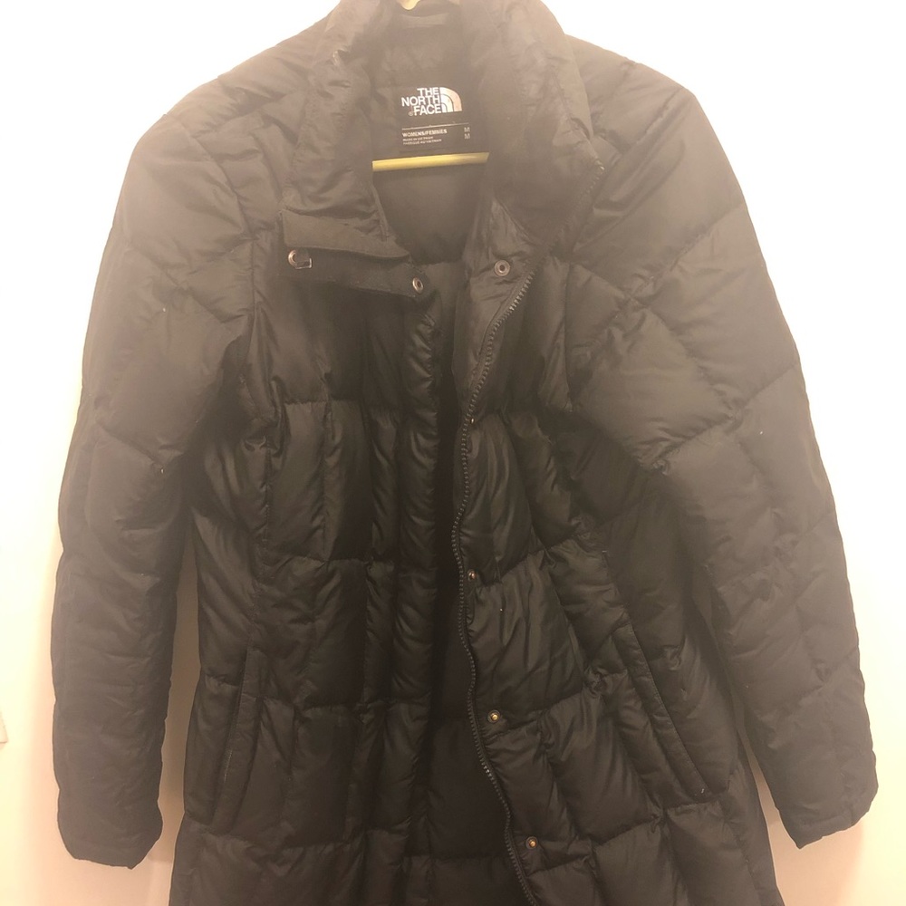 North face long woman’s coat!! **GREAT DEAL*